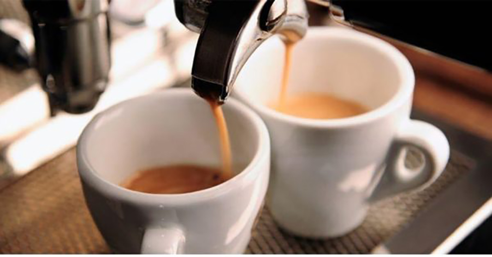 Un camarero revela lo que hacen en muchos bares cuando piden un café ...