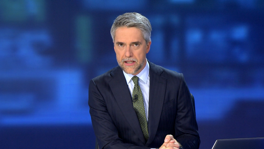 Carlos Franganillo en el plató de Informativos Telecinco