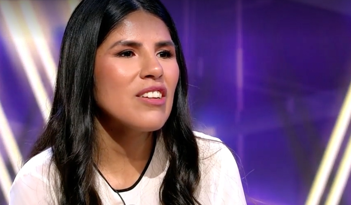 Isa Pantoja en plató durante su conversación en directo con Asraf Beno