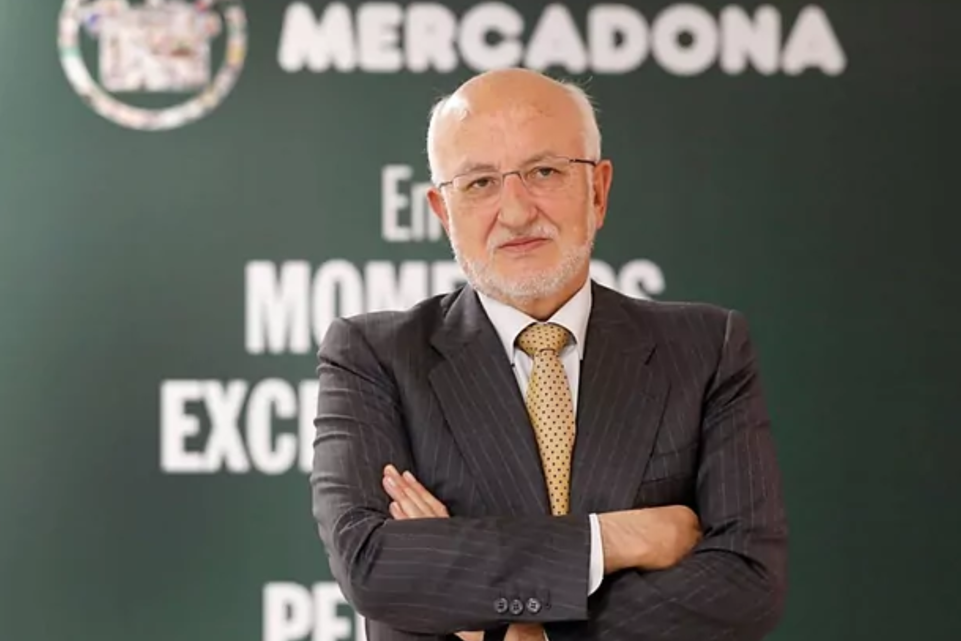 Juan Roig ante un panel de Mercadona